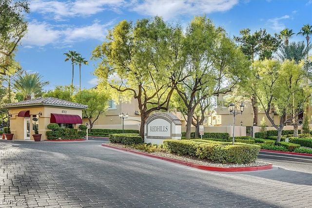 8737 Red Brook Drive 201, Las Vegas, NV 89128