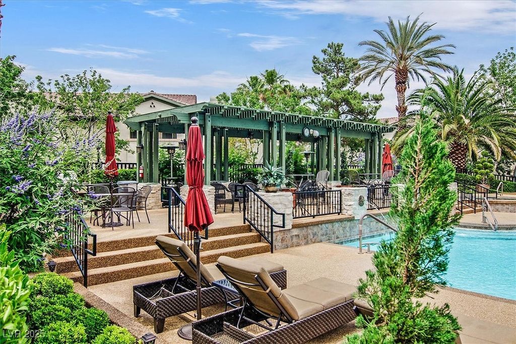 8737 Red Brook Drive 201, Las Vegas, NV 89128