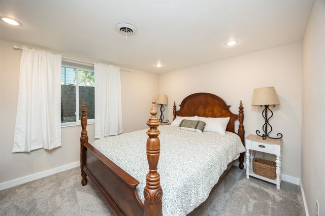 6214 Robin Drive, Des Moines, IA 50322