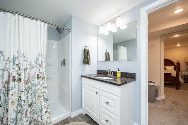 6214 Robin Drive, Des Moines, IA 50322
