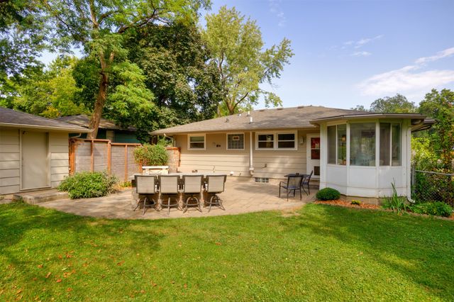 6214 Robin Drive, Des Moines, IA 50322