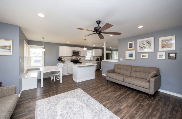 6214 Robin Drive, Des Moines, IA 50322