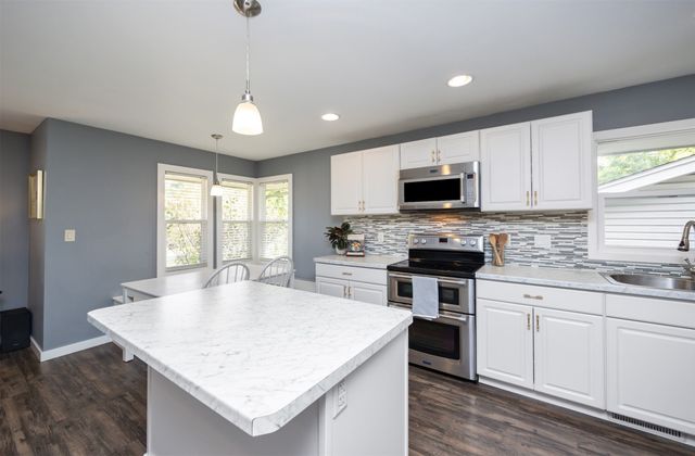 6214 Robin Drive, Des Moines, IA 50322