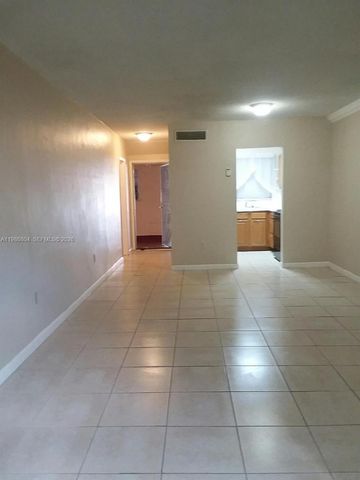 140 Royal Palm Rd 107, Hialeah Gardens, FL 33016