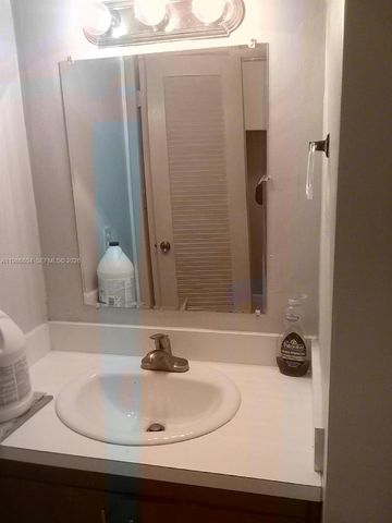 140 Royal Palm Rd 107, Hialeah Gardens, FL 33016