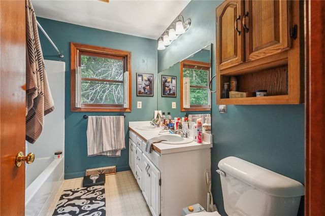 447 Stafford Road C4, Tiverton, RI 02878