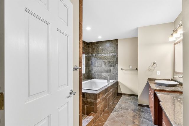 437 Delaine Dr, Corpus Christi, TX 78411