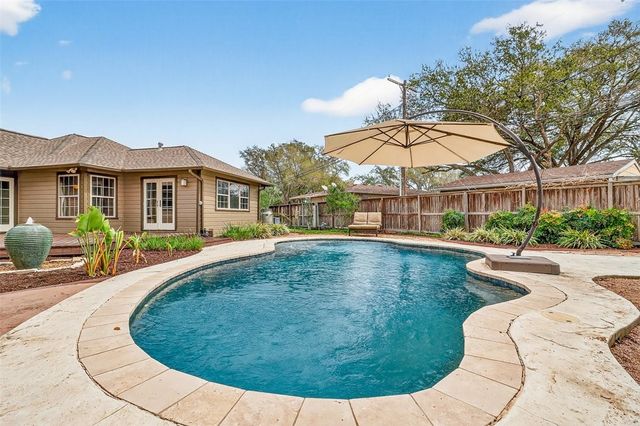 437 Delaine Dr, Corpus Christi, TX 78411