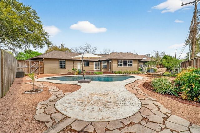 437 Delaine Dr, Corpus Christi, TX 78411