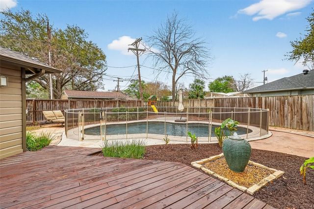 437 Delaine Dr, Corpus Christi, TX 78411