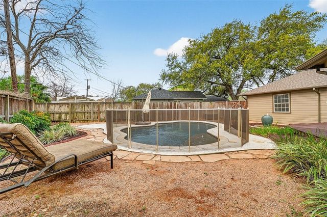 437 Delaine Dr, Corpus Christi, TX 78411