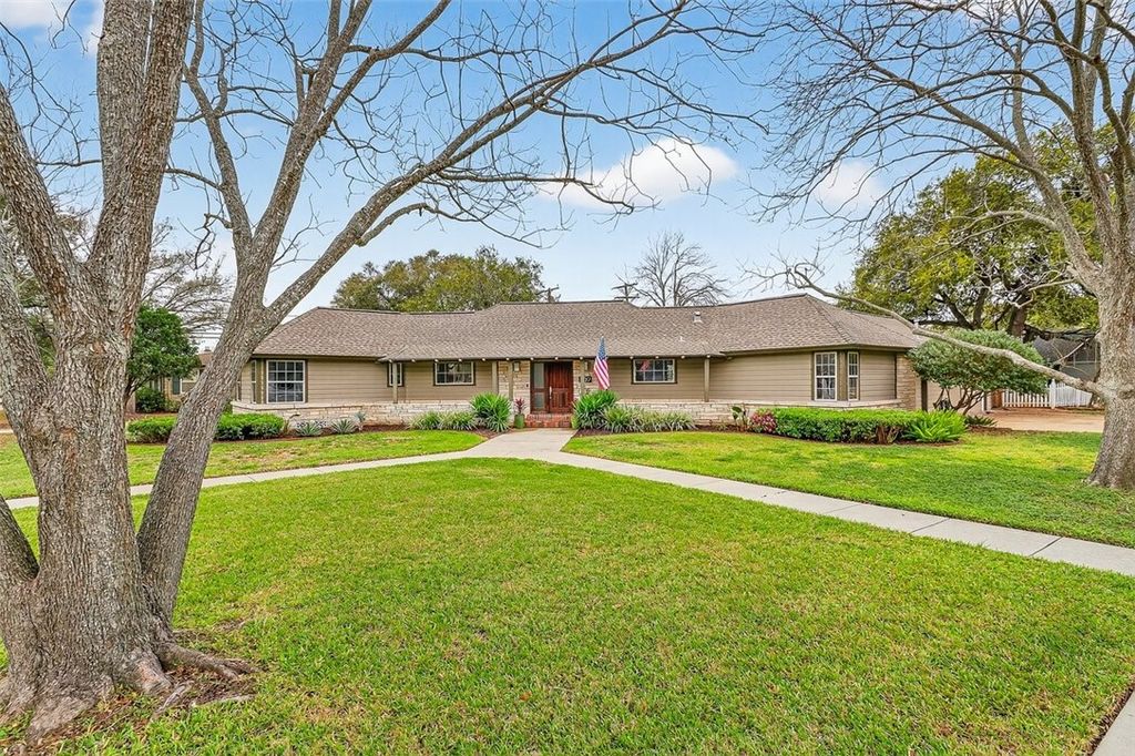 437 Delaine Dr, Corpus Christi, TX 78411