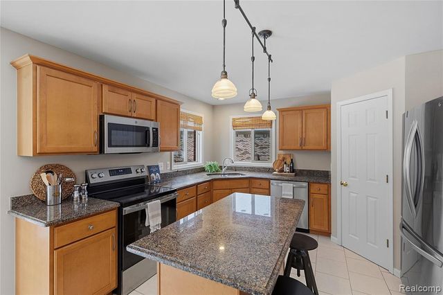 46448 Leanna Drive, Macomb, MI 48044