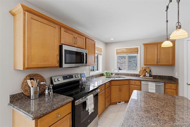 46448 Leanna Drive, Macomb, MI 48044