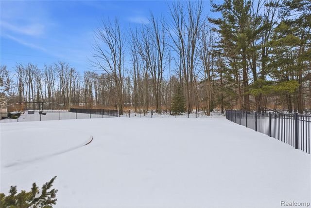 46448 Leanna Drive, Macomb, MI 48044