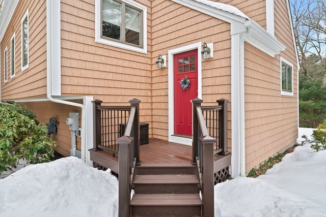 12 Herring Brook Ln, Pembroke, MA 02359