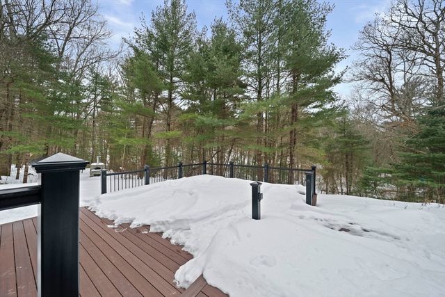 12 Herring Brook Ln, Pembroke, MA 02359