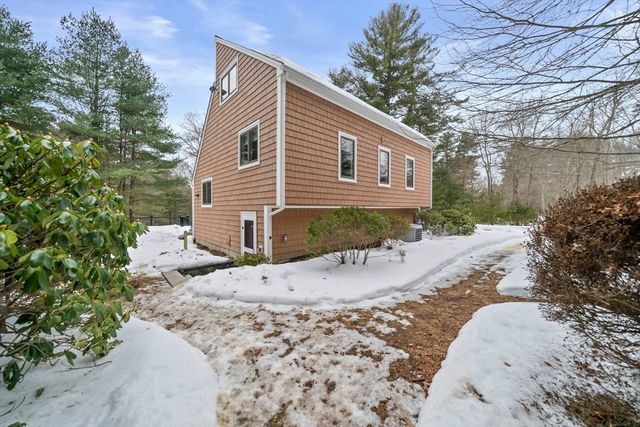 12 Herring Brook Ln, Pembroke, MA 02359