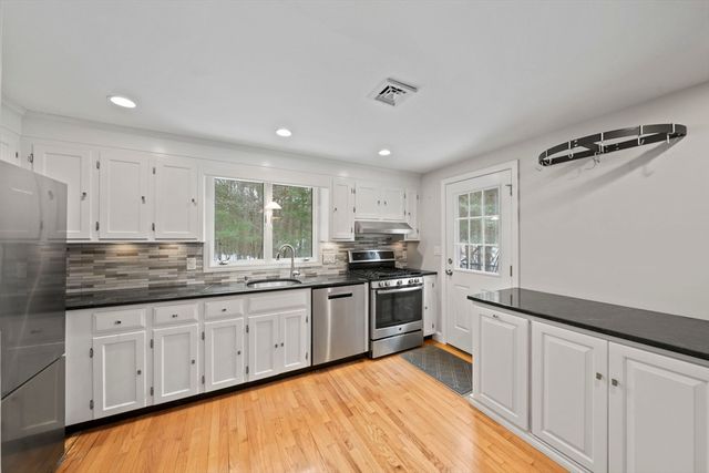 12 Herring Brook Ln, Pembroke, MA 02359