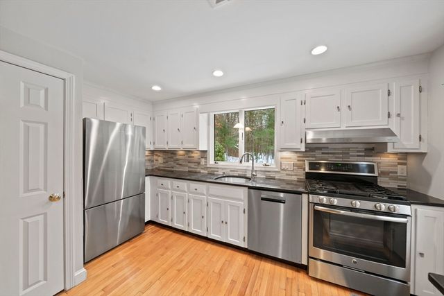 12 Herring Brook Ln, Pembroke, MA 02359