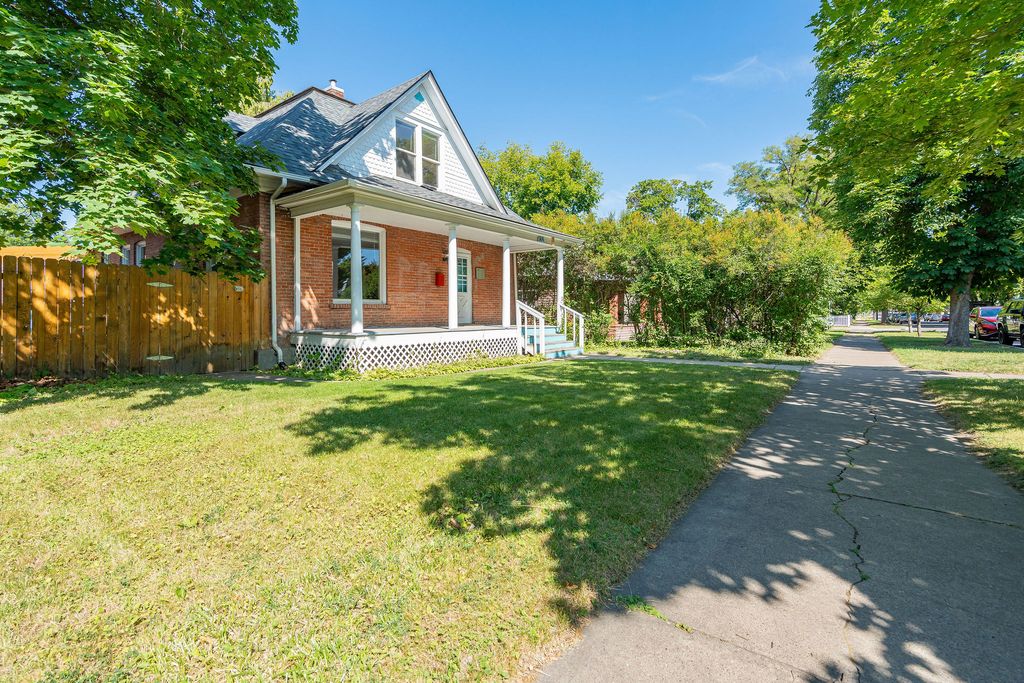 Image 13 of property listing at 120 4th Avenue E, Kalispell, MT 59901