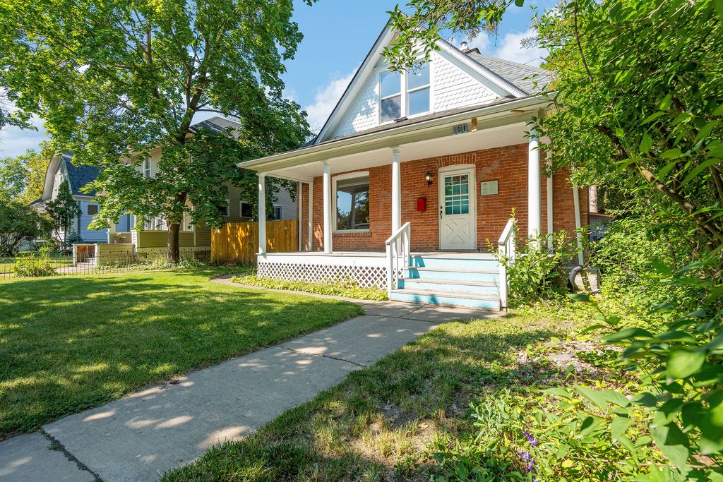 Image 14 of property listing at 120 4th Avenue E, Kalispell, MT 59901