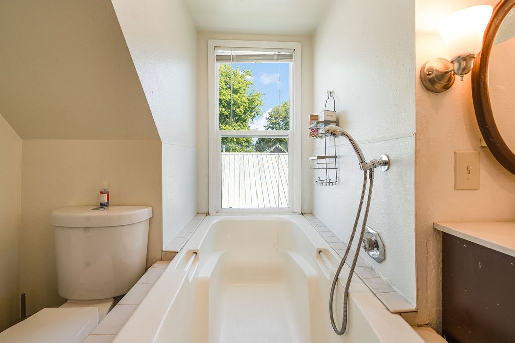 Image 41 of property listing at 120 4th Avenue E, Kalispell, MT 59901