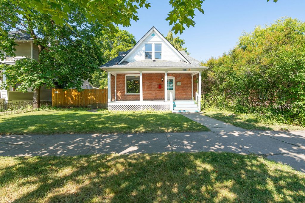 Image 8 of property listing at 120 4th Avenue E, Kalispell, MT 59901