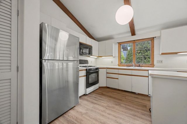 95 Gleason Rd, Lexington, MA 02420