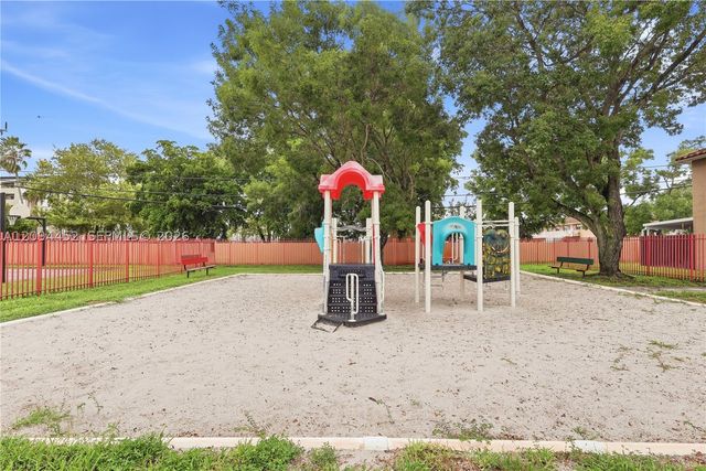 2655 W 67th Pl 14-13, Hialeah, FL 33016