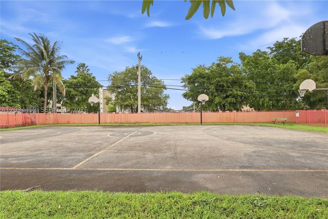 2655 W 67th Pl 14-13, Hialeah, FL 33016