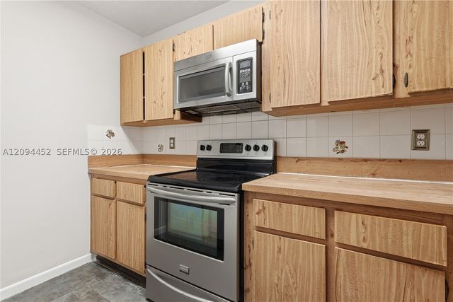 2655 W 67th Pl 14-13, Hialeah, FL 33016