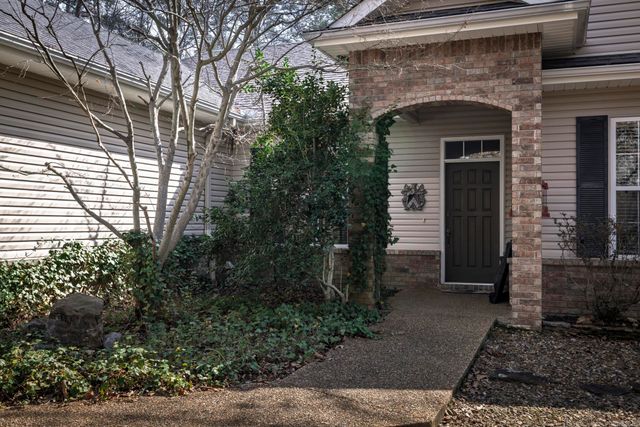 7 JAGUAR Circle, Hot Springs Village, AR 71909