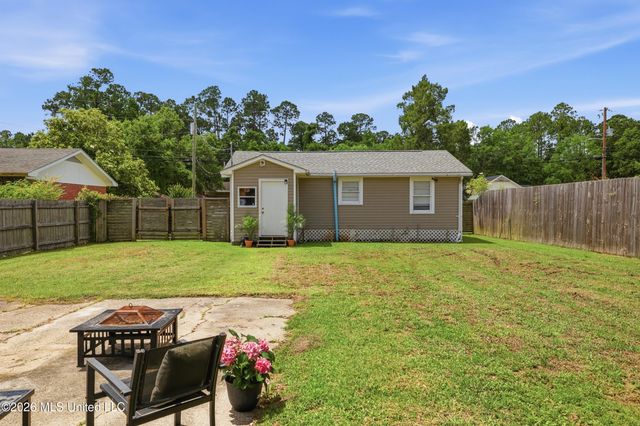 415 Wainwright Street, Waveland, MS 39576