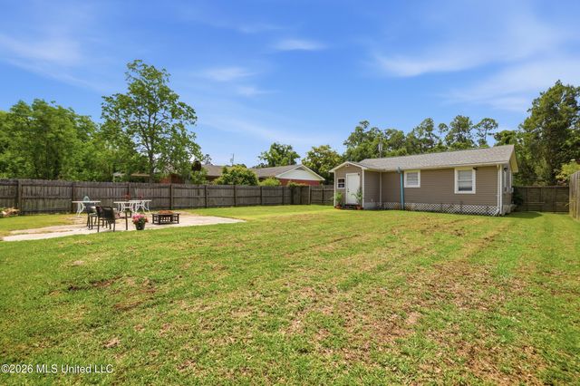 415 Wainwright Street, Waveland, MS 39576