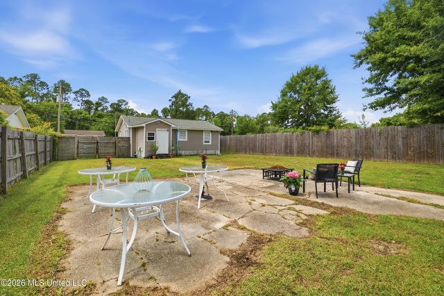 415 Wainwright Street, Waveland, MS 39576
