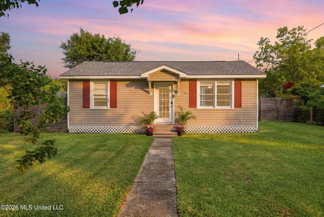 415 Wainwright Street, Waveland, MS 39576