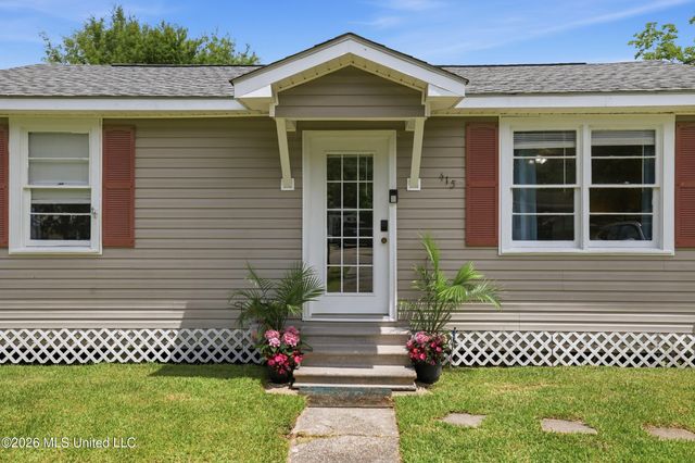 415 Wainwright Street, Waveland, MS 39576