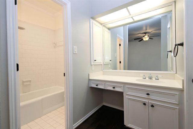 1126 Nantucket 3, Houston, TX 77057