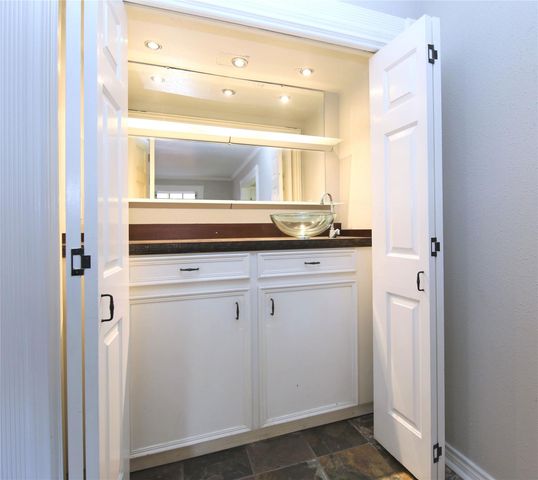 1126 Nantucket 3, Houston, TX 77057