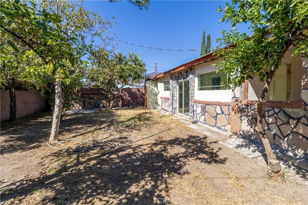11465 Amboy Ave., Mission Hills (san Fernando), CA 91340
