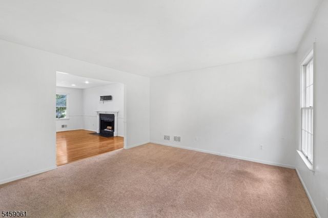 61 Rock Rd, Washington Twp., NJ 07853