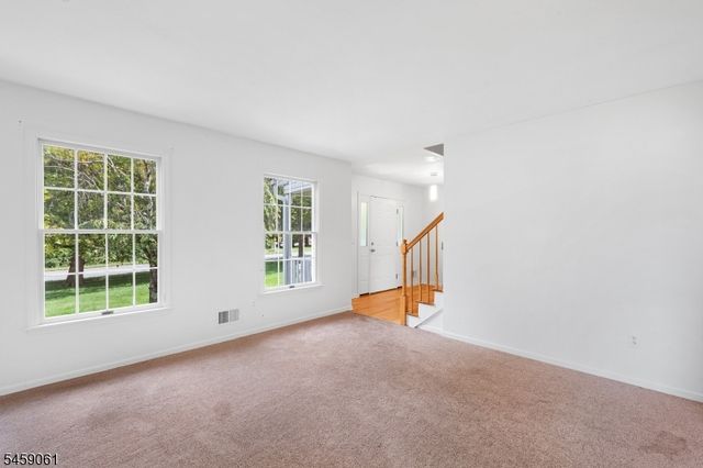 61 Rock Rd, Washington Twp., NJ 07853
