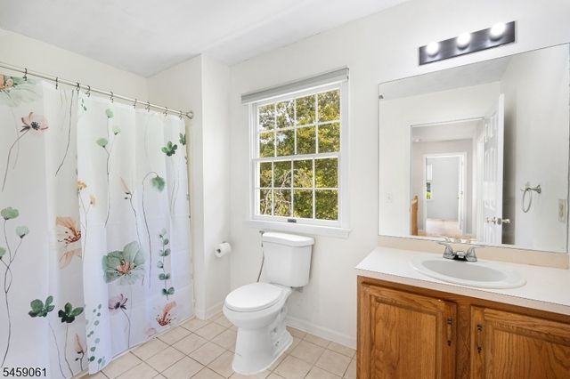 61 Rock Rd, Washington Twp., NJ 07853