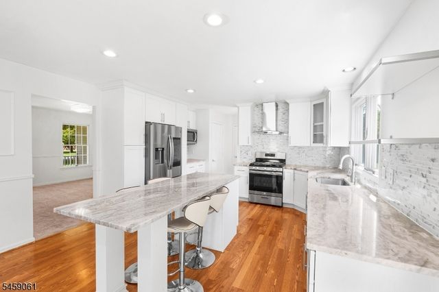 61 Rock Rd, Washington Twp., NJ 07853