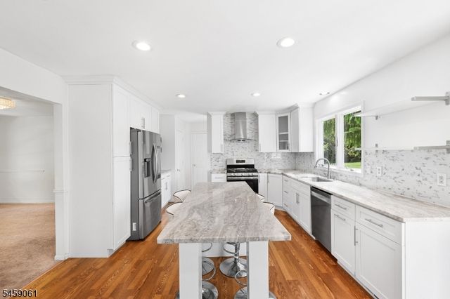 61 Rock Rd, Washington Twp., NJ 07853