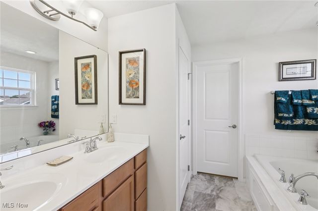 818 Hilliary Lane, Aurora, OH 44202