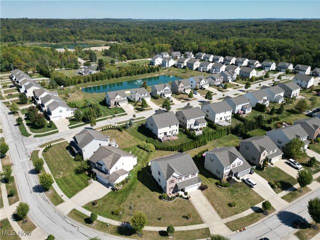 818 Hilliary Lane, Aurora, OH 44202