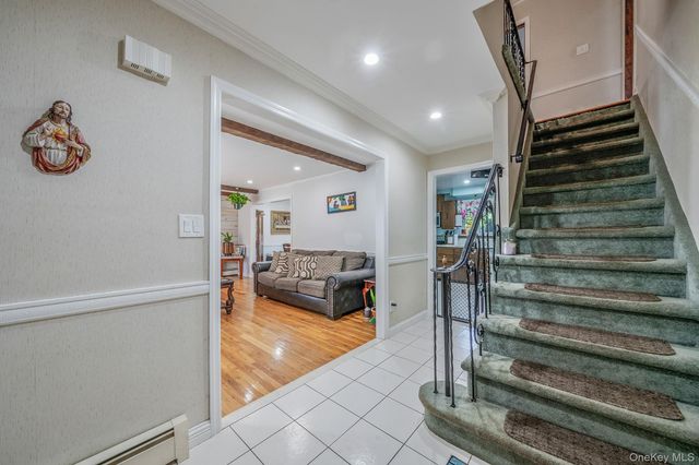 3 Otsego Avenue, Dix Hills, NY 11746