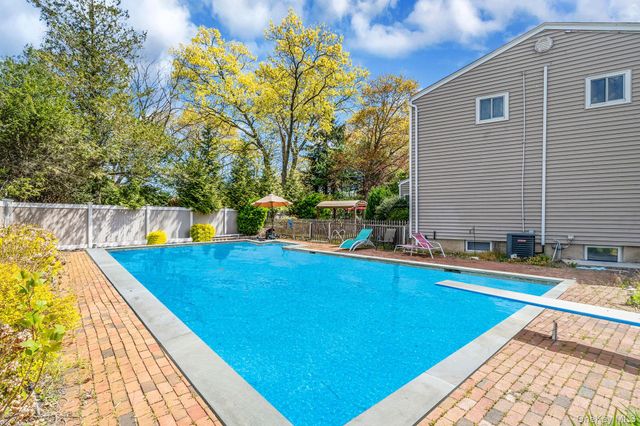 3 Otsego Avenue, Dix Hills, NY 11746